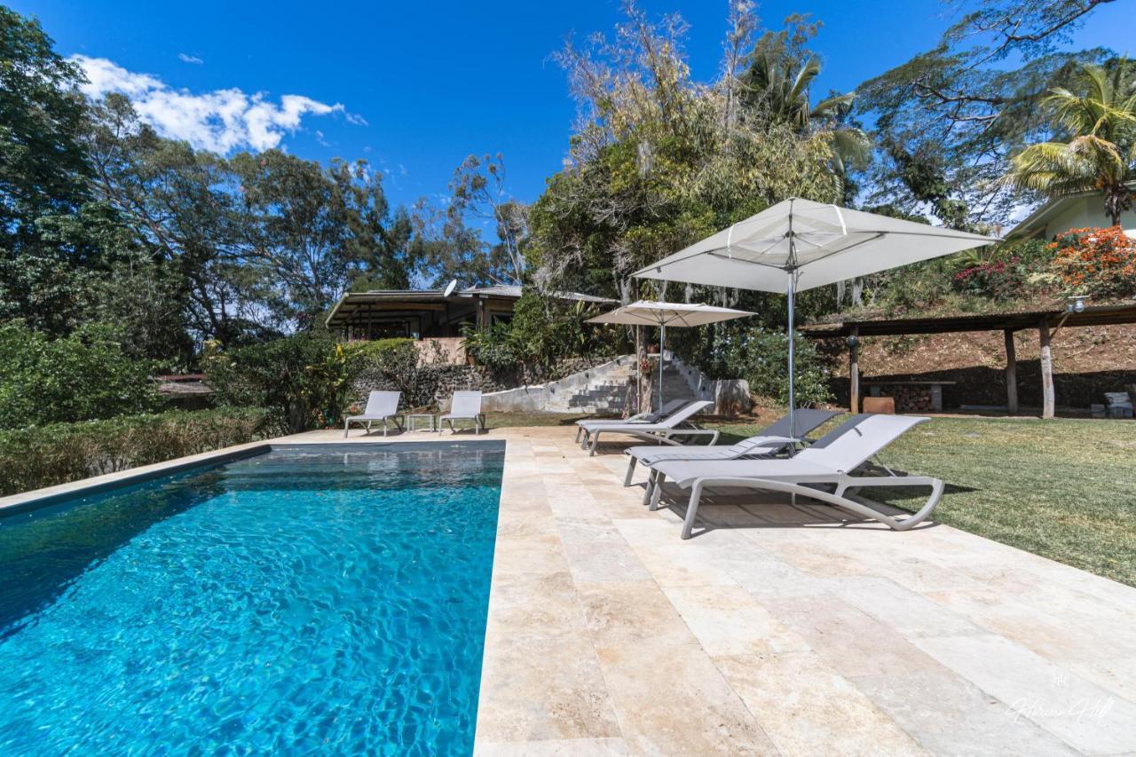 Horizon Hill Villa Pirae ภายนอก รูปภาพ